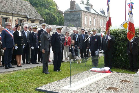 Z1806-09 AET LA 17 Inauguration de la stele des oublies