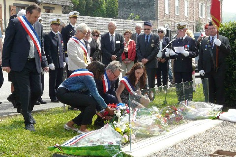 Z1806-09 AET LA 20b dont le Maire Frederic Duche