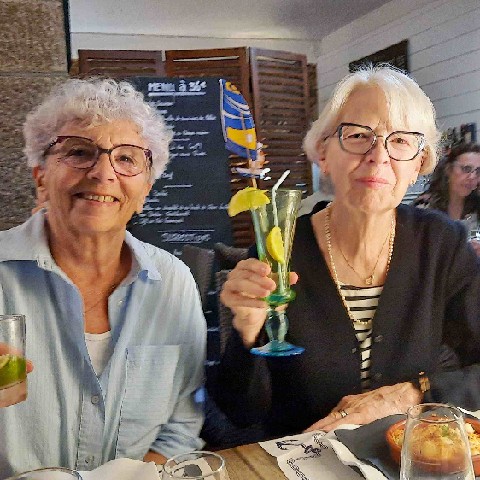 Z2310-09 Le Conquet 99 Mimi Perrin et Anne-marie Foucher