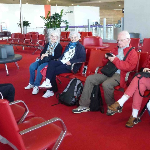 Z2406-12 J1 007 CDG Roissy Groupe Attente embarquement