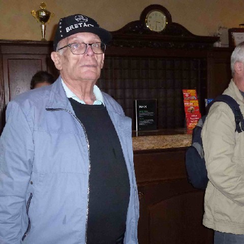 Z2406-12 J1 019 Riga Gilles Dutertre premières consignes à l'hôtel Rixwell - JF Boissière