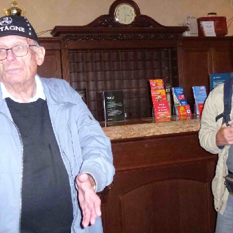 Z2406-12 J1 020 Riga Gilles Dutertre premières consignes à l'hôtel Rixwell - JF Boissière