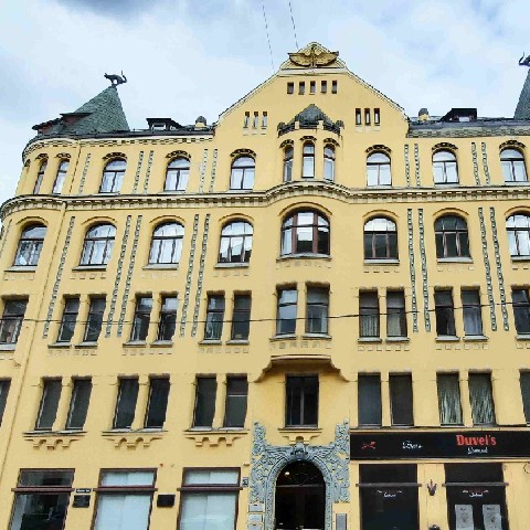 Z2406-12 J1 039a Riga La maison des chats