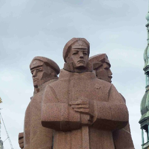 Z2406-12 J1 046a Riga Monument stalinien dédié aux tirailleurs