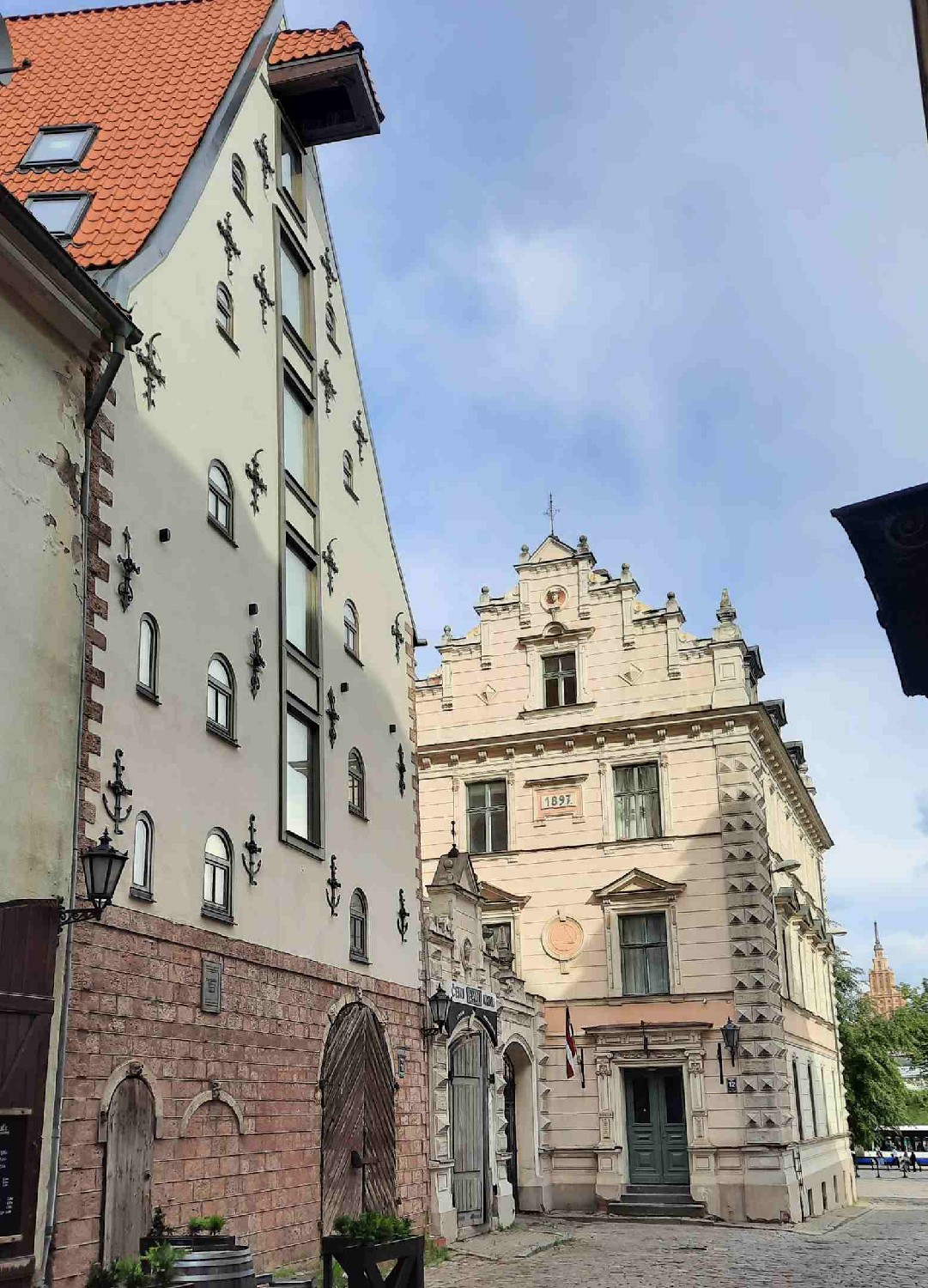 Z2406-13 J2 088 Riga Belle maison