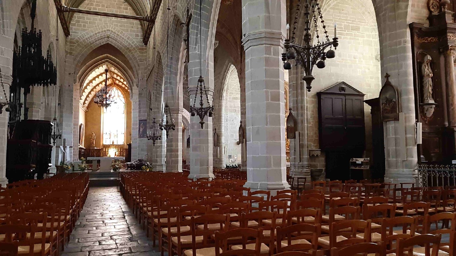 Z2505-15 GDG Ouest à Vitré 042 Eglise Notre Dame