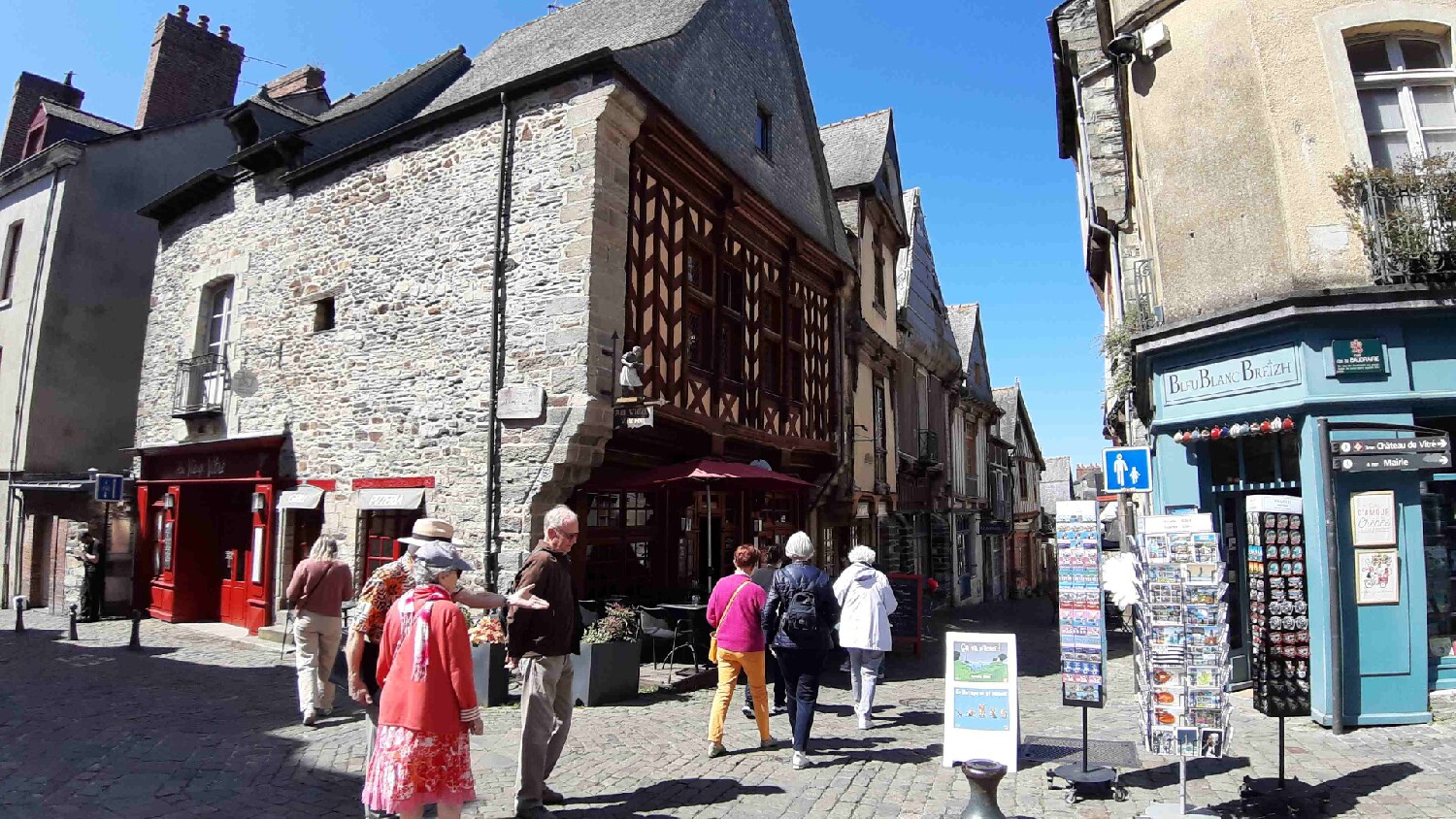 Z2505-15 GDG Ouest à Vitré 050 Notre restaurant au Vieux Vitré