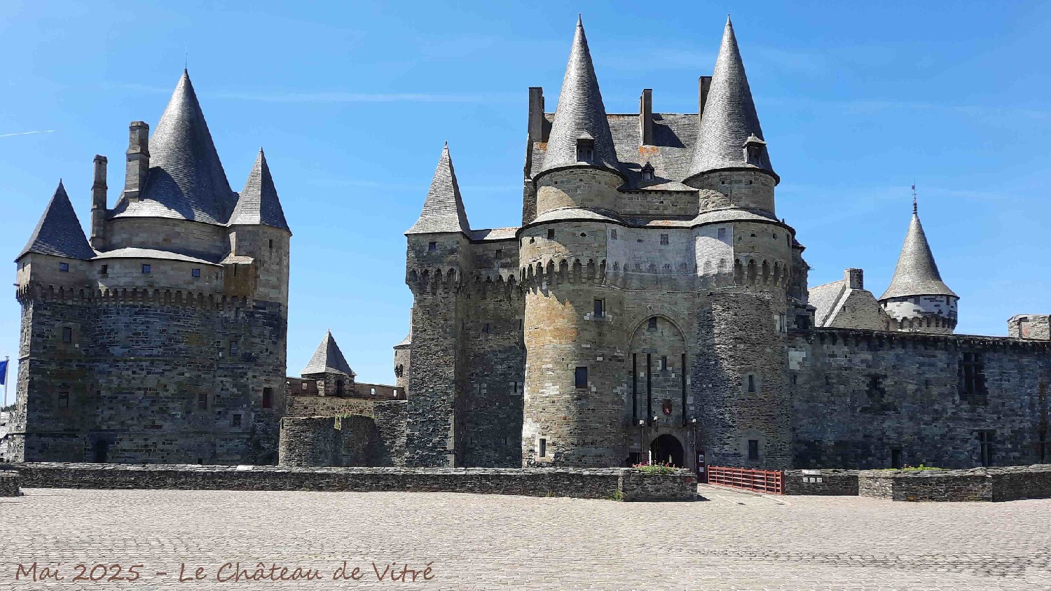 Z2505-15 GDG Ouest à Vitré 063 Le Château