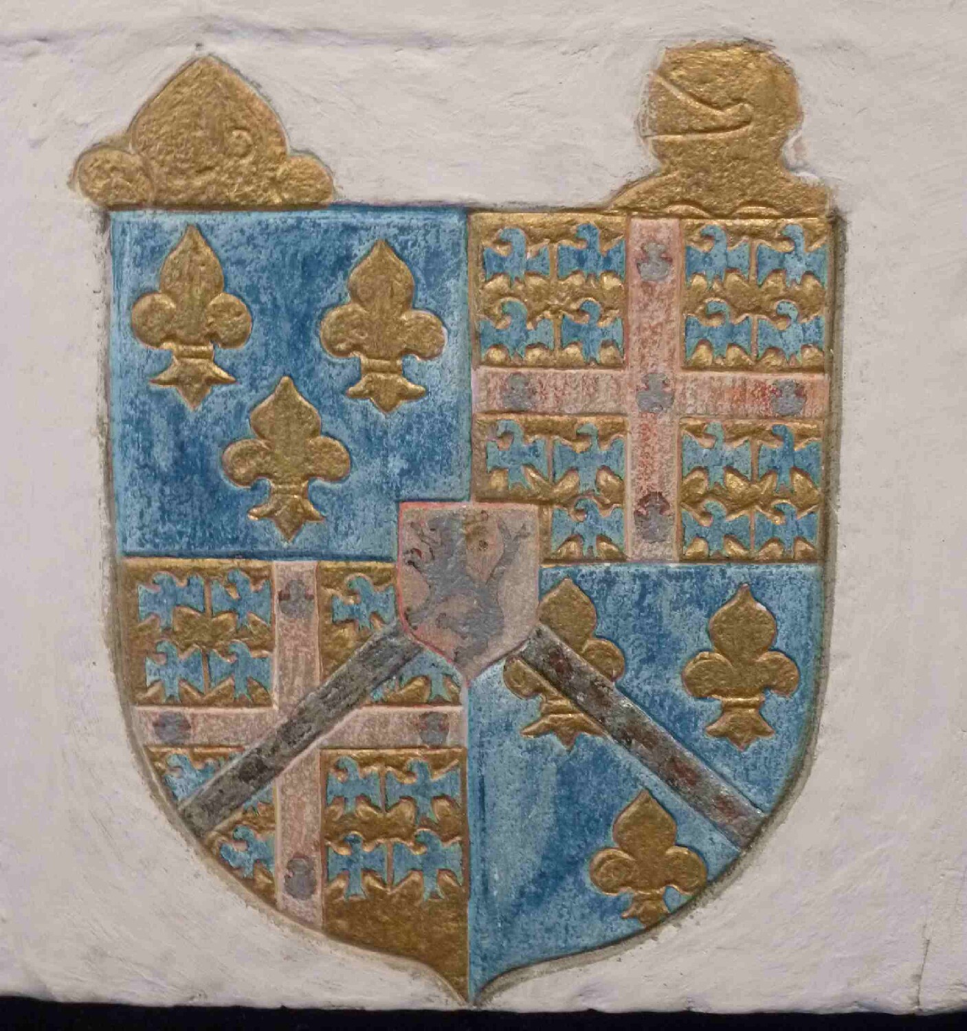 Z2505-15 GDG Ouest à Vitré 086 Blason au-dessus d'une cheminée