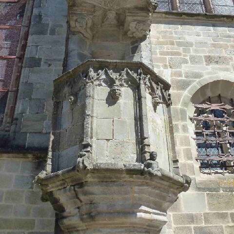 Z2505-15 GDG Ouest à Vitré 045 Eglise ND Chaire de prédication extérieure