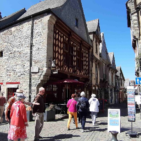 Z2505-15 GDG Ouest à Vitré 050 Notre restaurant au Vieux Vitré