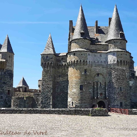 Z2505-15 GDG Ouest à Vitré 063 Le Château