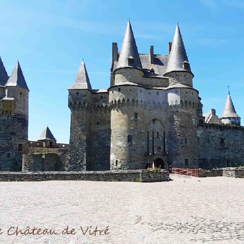 Z2505-15 GDG Ouest à Vitré 066 Le Château