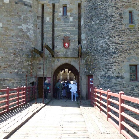 Z2505-15 GDG Ouest à Vitré 071 Entrée du Château