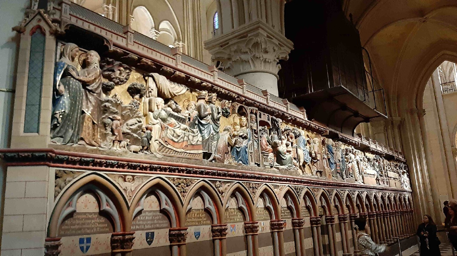 Z2510-10 AG GDG Paris 47 - la cathédrale - Vue globale de la clôture nord du choeur fin 13ème siècle