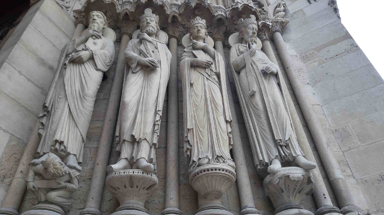 Z2510-10 AG GDG Paris 59a - la cathédrale - piédroit de droite du portail Sainte-Anne