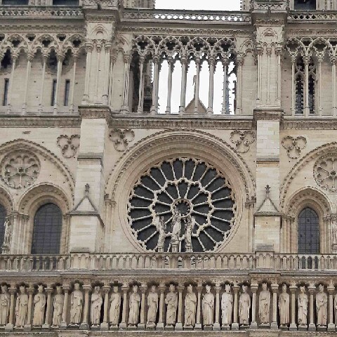 Z2510-10 AG GDG Paris 18 - Détails de la façade de la cathédrale !