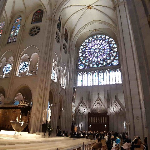 Z2510-10 AG GDG Paris 36 - la cathédrale - vers le choeur et la rosace sud