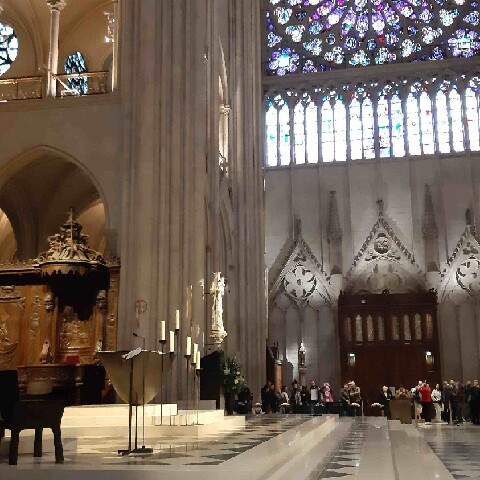 Z2510-10 AG GDG Paris 40 - la cathédrale - le choeur et la vierge à l'enfant