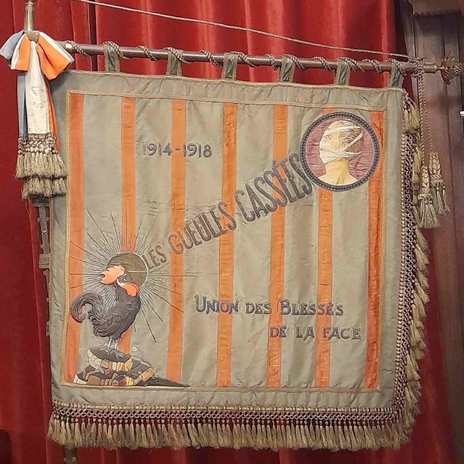 Z2510-10 AG GDG Paris 64 - aux Gueules Cassées 27 rue d'Auguesseau - le Fanion