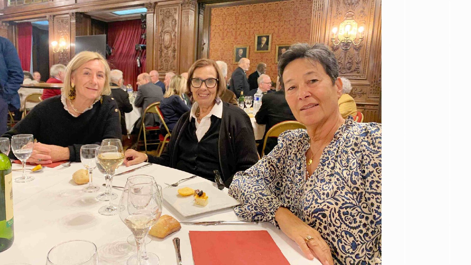 Z2510-10 AG GDG Paris 65 - aux Gueules Cassées - le déjeuner