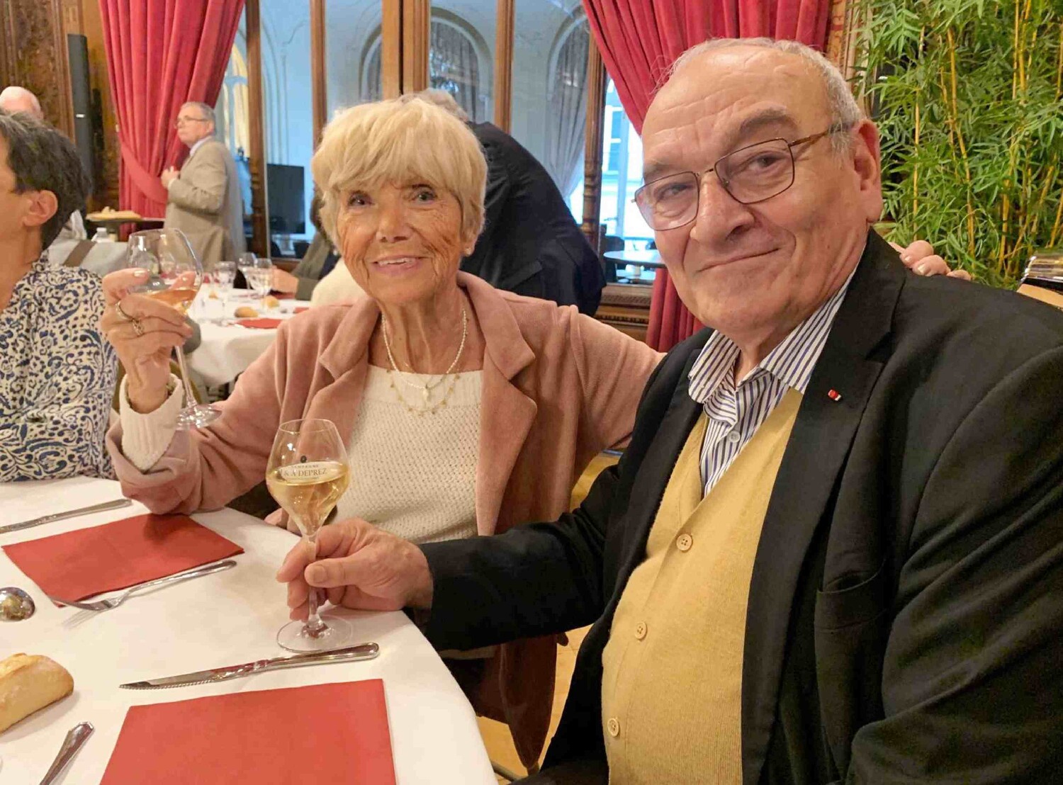 Z2510-10 AG GDG Paris 67 - aux Gueules Cassées - le déjeuner