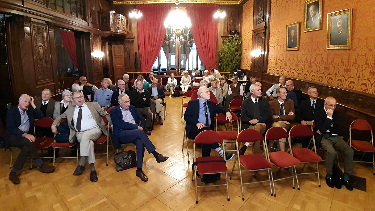 Z2510-10 AG GDG Paris 70 - aux Gueules Cassées - vue sur la salle de restauration transformée