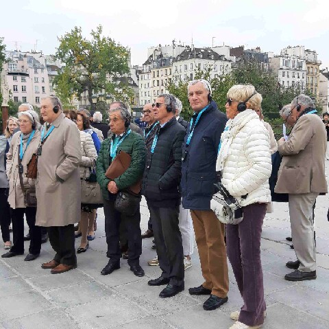 Z2510-10 AG GDG Paris 15 - Le groupe Deurbergue est attentif