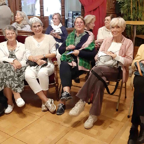 Z2510-10 AG GDG Paris 74 - aux Gueules Cassées - les Dames ont pu assister à la réunion